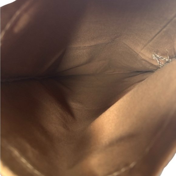 Gucci dust bag. In excellent used condition 15βX9β. For wallets, shoes or jewelr - Picture 5 of 5